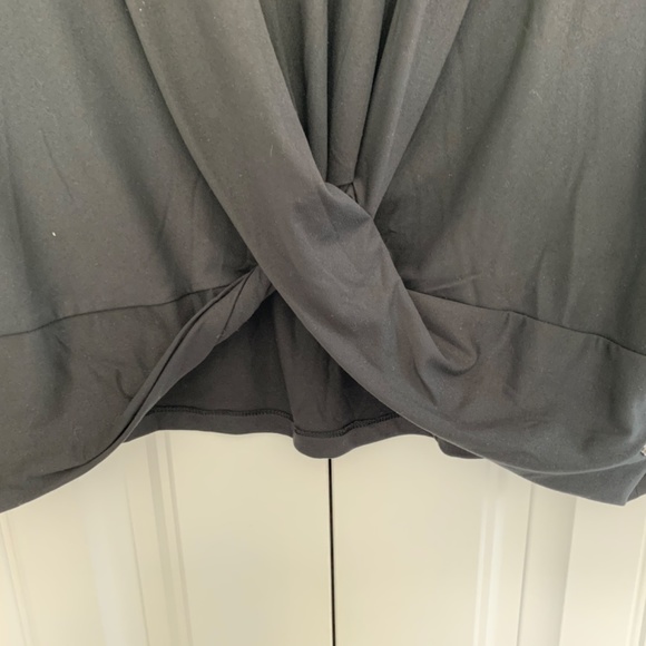 Tahari Sport  Size XL Black Top - Picture 3 of 5